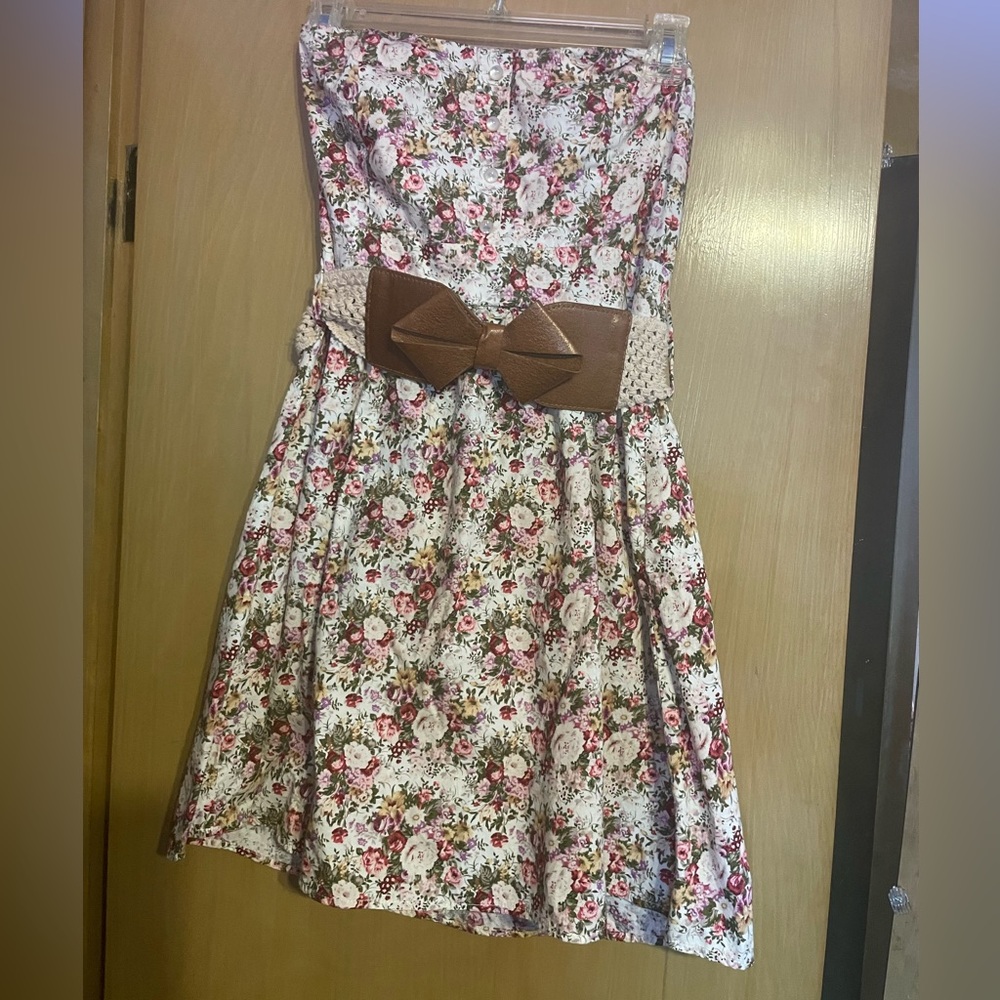 Floral mini dress w/ belt